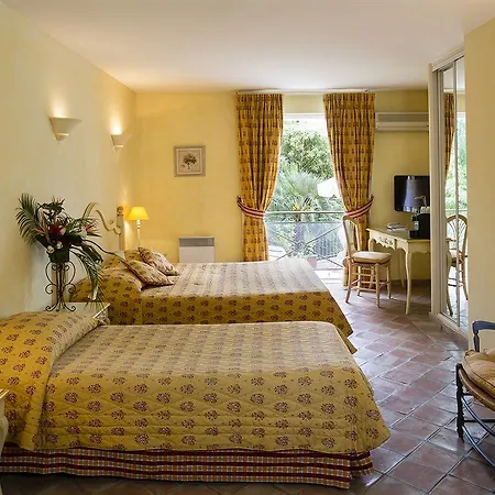Hotel And Restaurant L Arena 4*