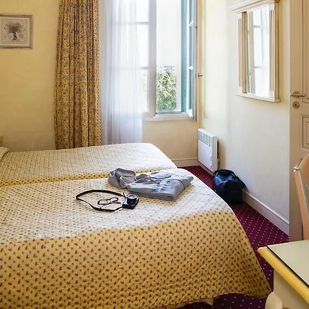 Hotel And Restaurant L Arena 4*