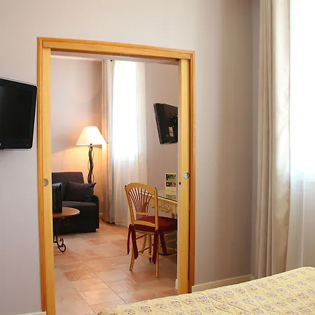 Hotel And Restaurant L Arena